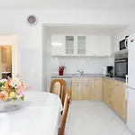 By The Sea Kanica, - 11745 شقة روغوزنيكا