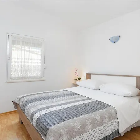 By The Sea Kanica, - 11745 *