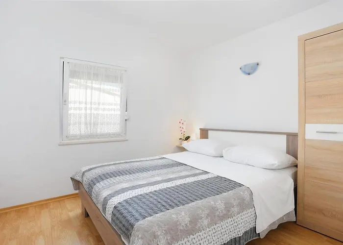 By The Sea Kanica, - 11745 *