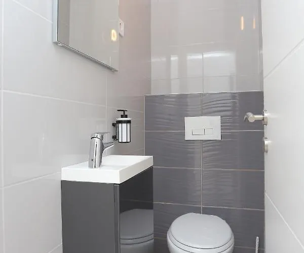 By The Sea Kanica, - 11745 Daire