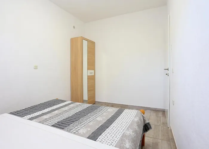 By The Sea Kanica, - 11745 Daire