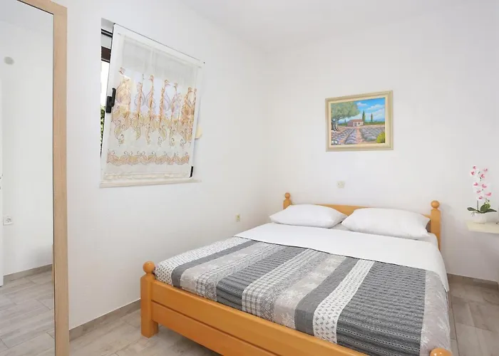 By The Sea Kanica, - 11745 Daire